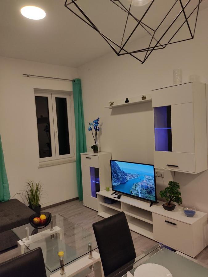 Apartment Ravnice Omis Ngoại thất bức ảnh